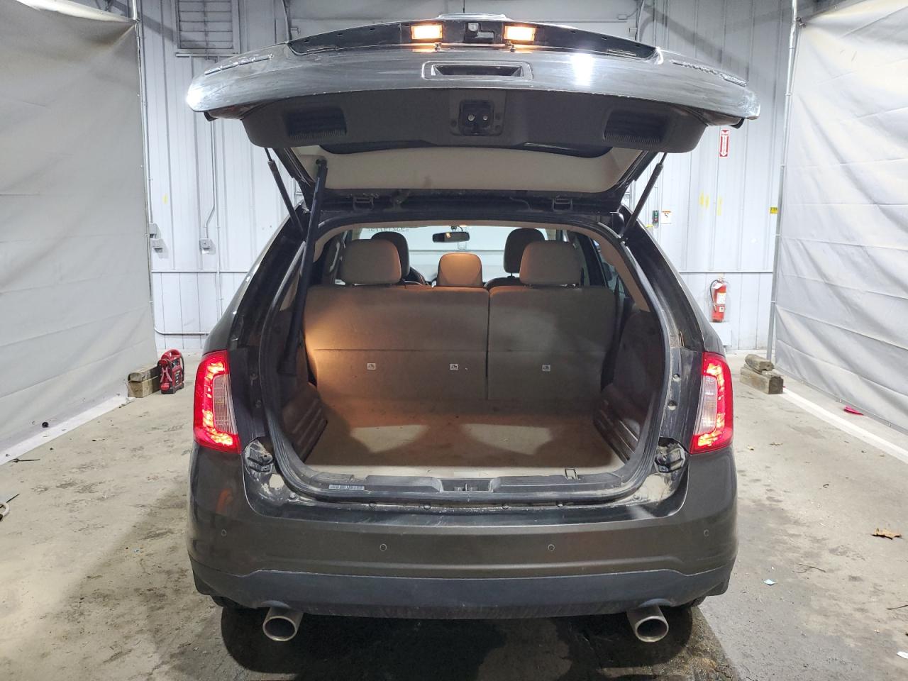 Ford Edge Limited Image 13