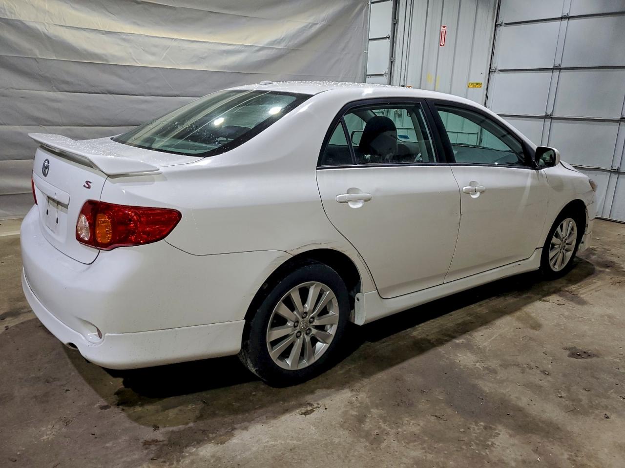 Toyota Corolla Base Image 3