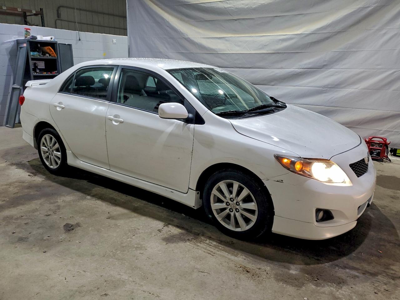 Toyota Corolla Base Image 6