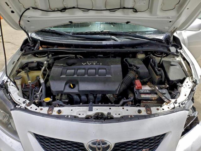 Toyota Corolla Base Image 13