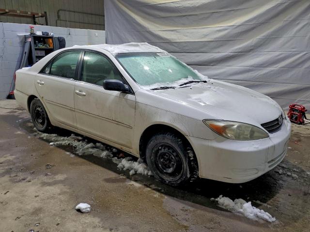 Toyota Camry Le Image 2