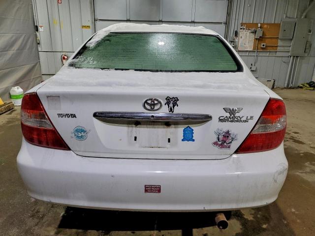 Toyota Camry Le Image 5