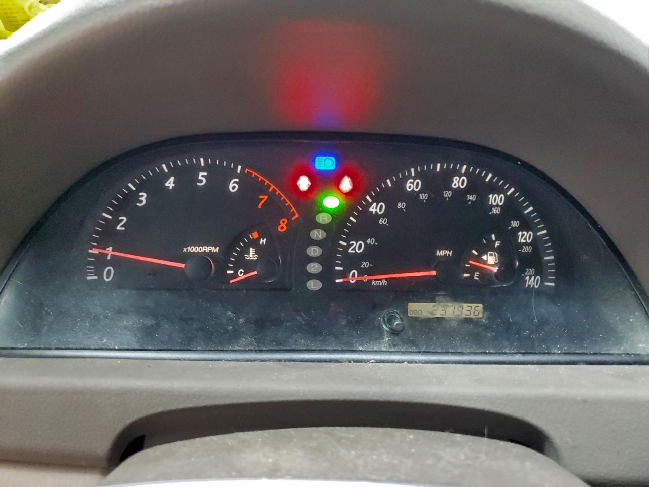 Toyota Camry Le Image 9