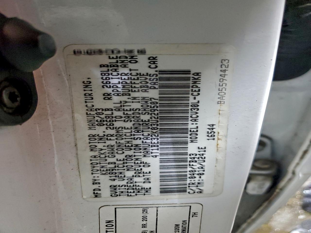 Toyota Camry Le Image 6