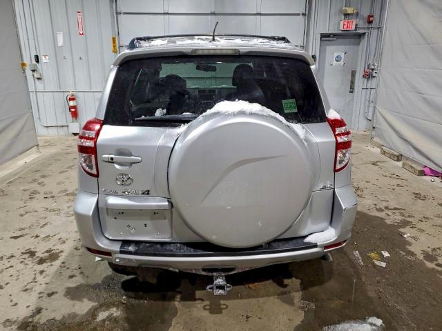 Toyota RAV4 Limited Image 3