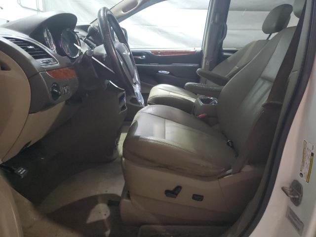 Chrysler Minivan Touring Image 3