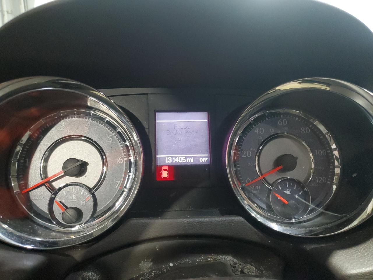 Chrysler Minivan Touring Image 5