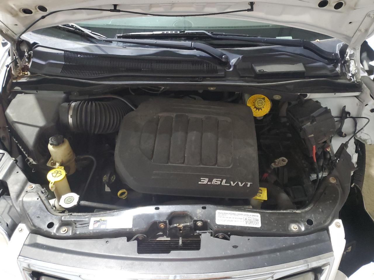 Chrysler Minivan Touring Image 10