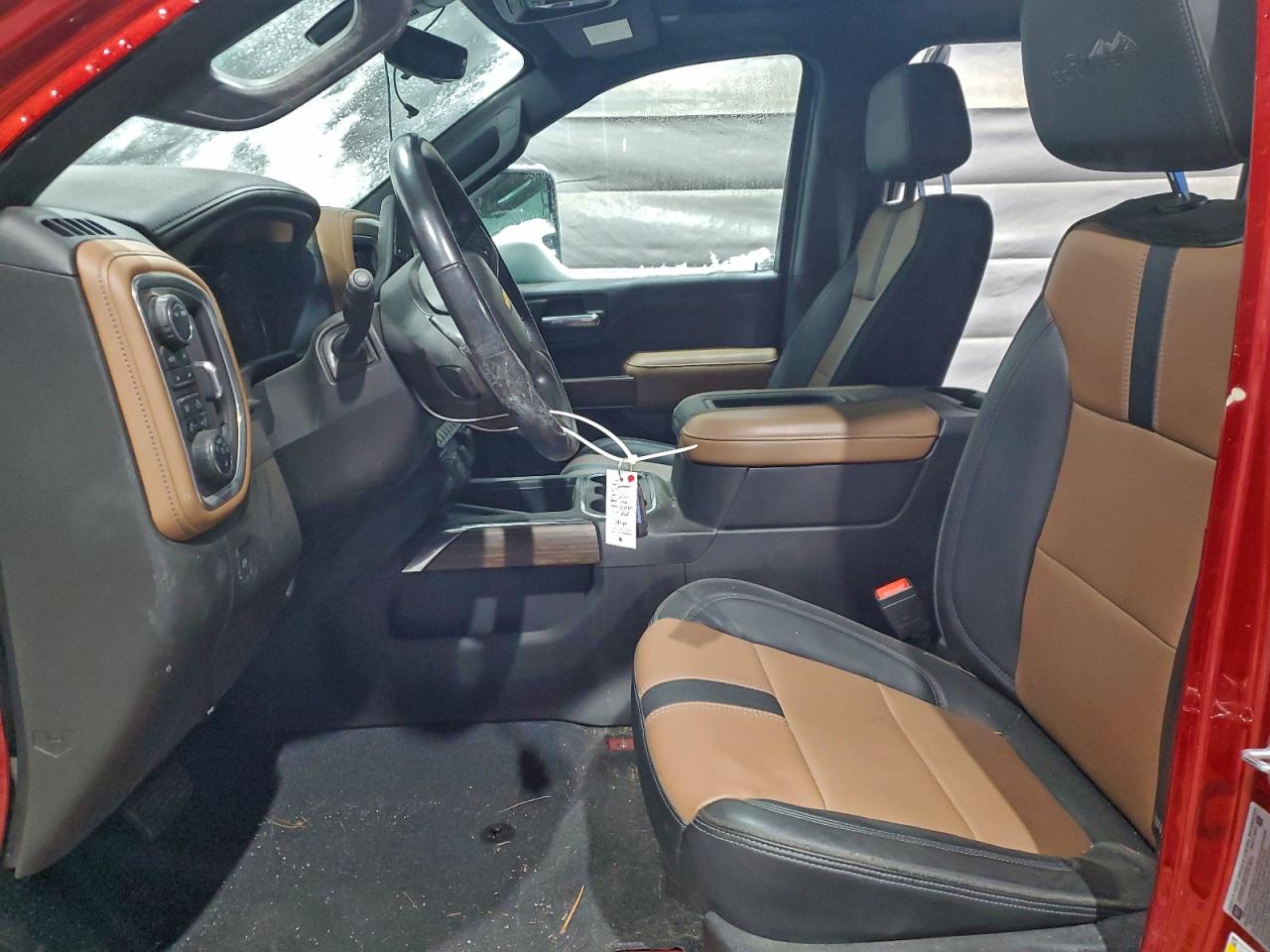 Chevrolet Silverado K3500 High Country Image 4