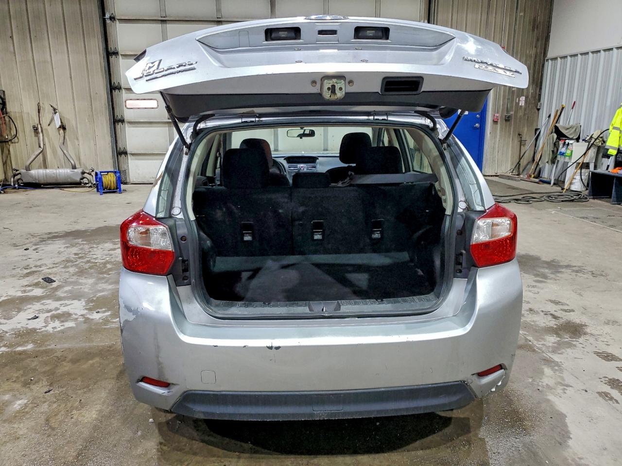 Subaru Impreza Premium Image 3