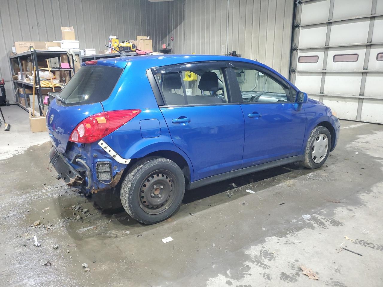 Nissan Versa S Image 2