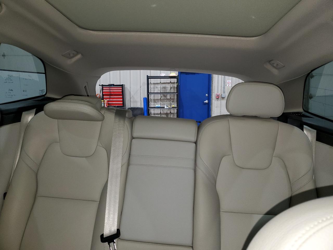 Volvo XC60 T5 Momentum Image 12