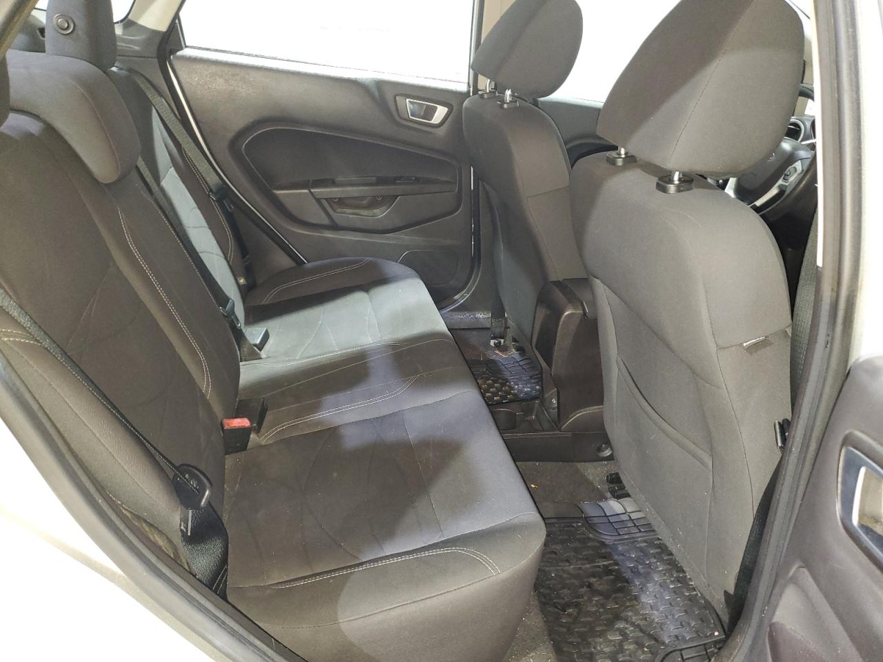 Ford Fiesta Se Image 11