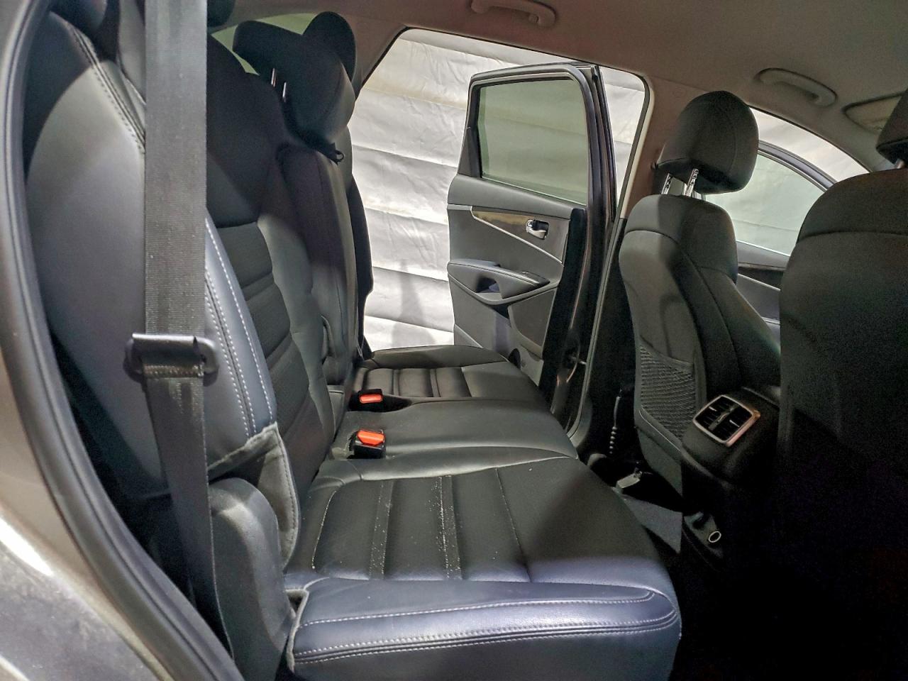 Kia Sorento Lx Image 8