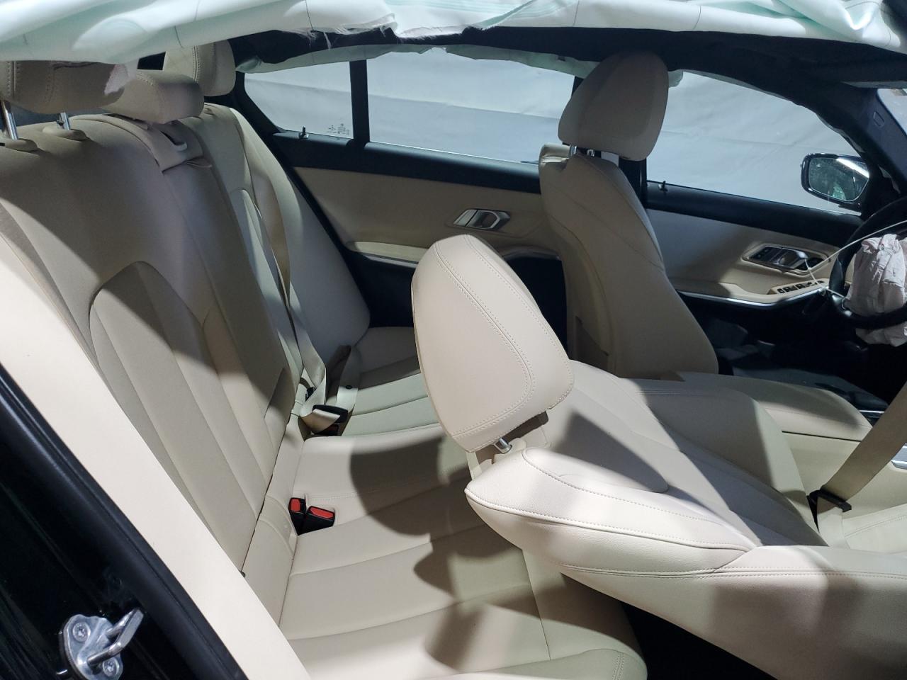 BMW 3 Series Image 10