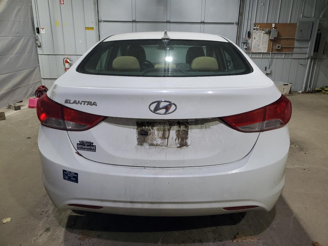 Hyundai ELANTRA Gls Image 12