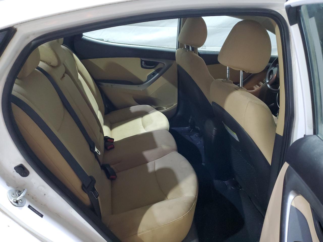 Hyundai ELANTRA Gls Image 3