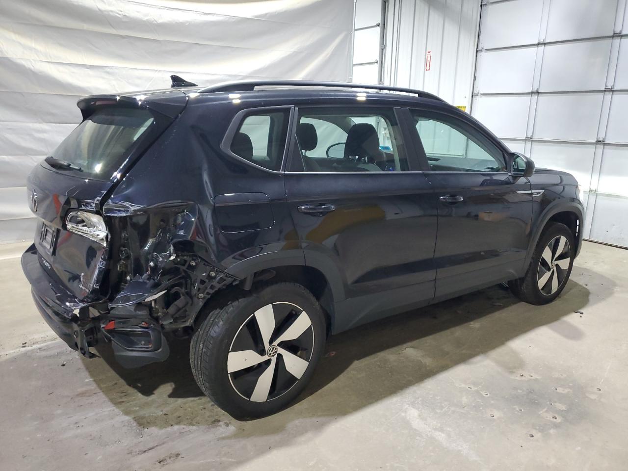 Volkswagen Taos S Image 2