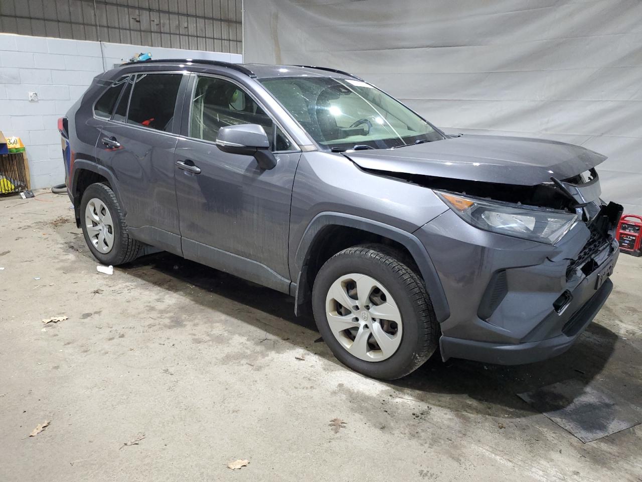 Toyota RAV4 Le Image 7
