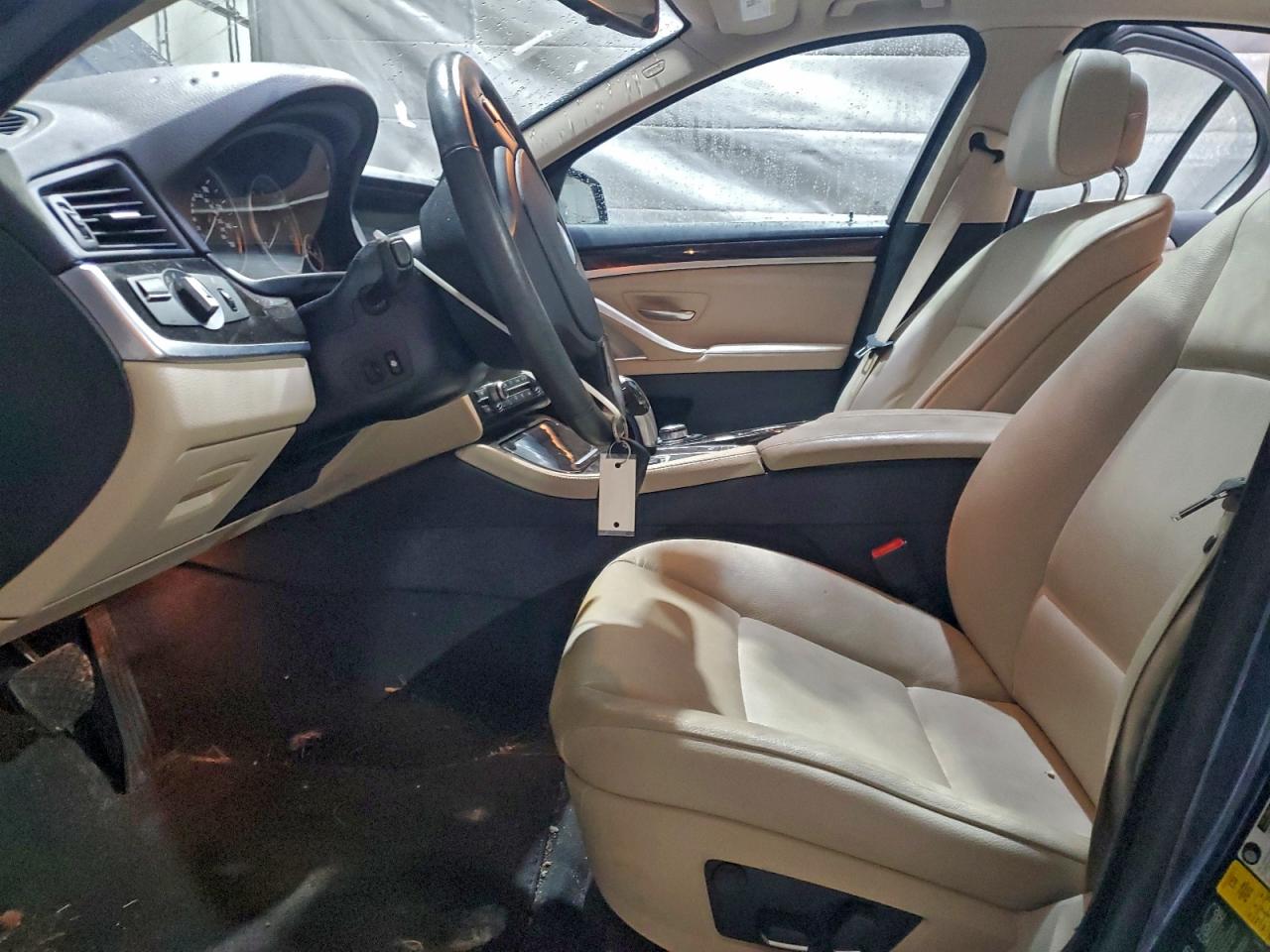 BMW 5 Series Xi Image 9