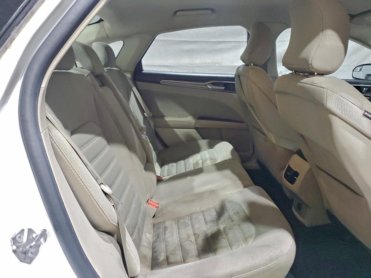 Ford Fusion Se Image 9