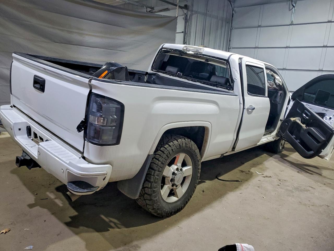 GMC Sierra K2500 Slt Image 3