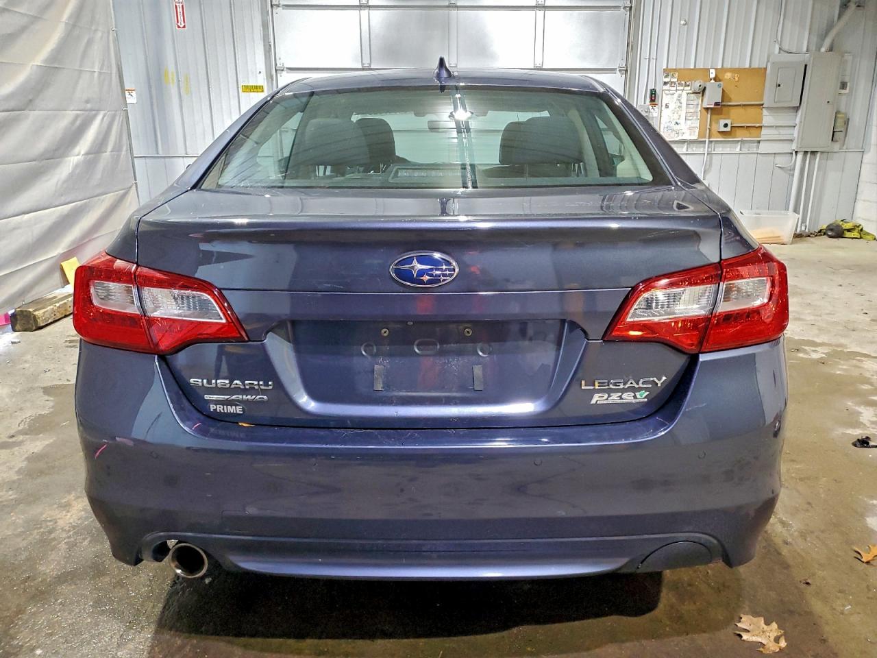 Subaru Legacy 2.5i Limited Image 8