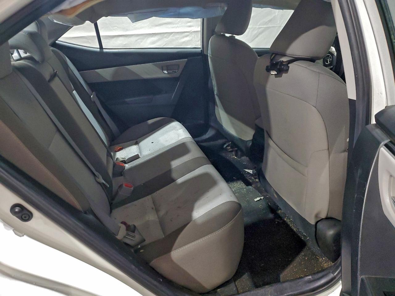 Toyota Corolla L Image 12