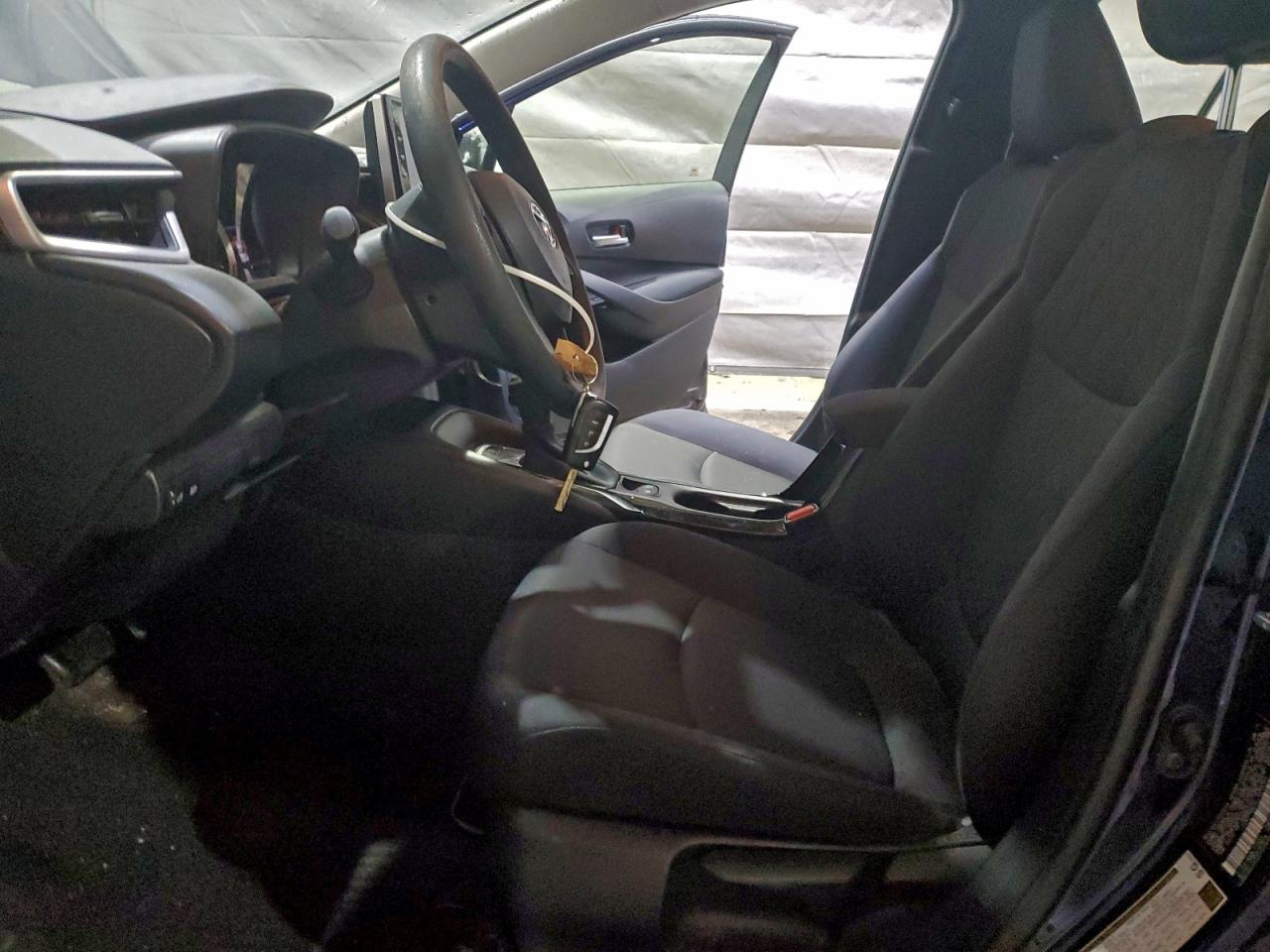 Toyota Corolla Le Image 11