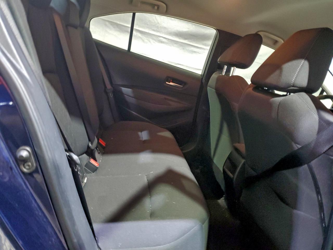 Toyota Corolla Le Image 8