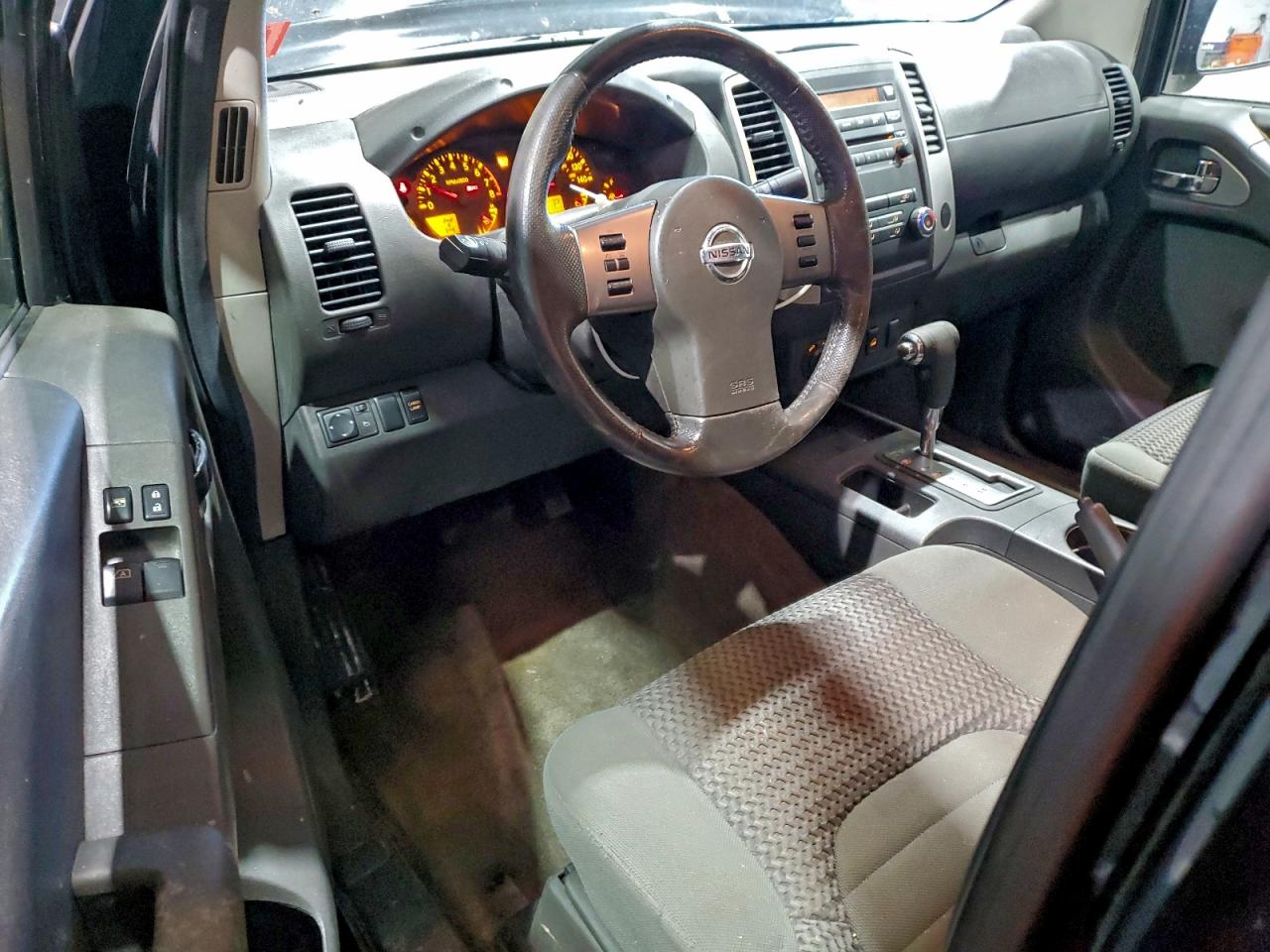 Nissan Frontier Sv Image 10