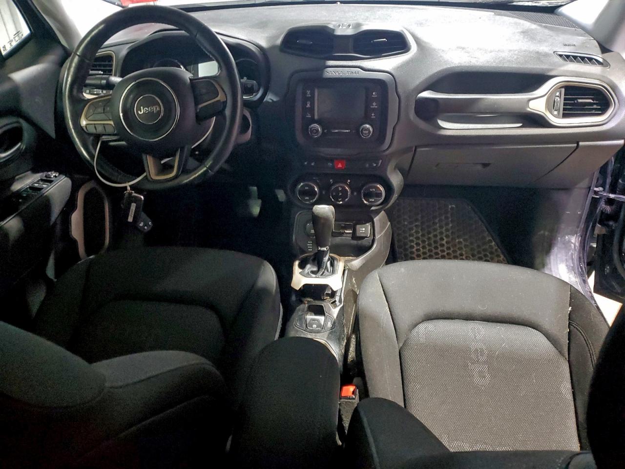 Jeep Renegade Latitude Image 9