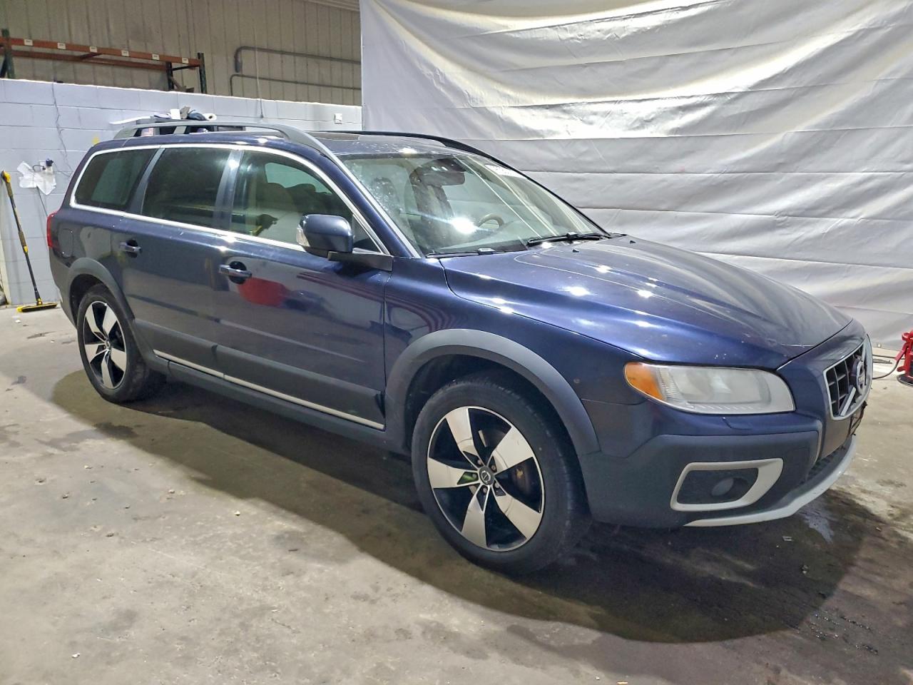 Volvo XC70 3.2 Image 3