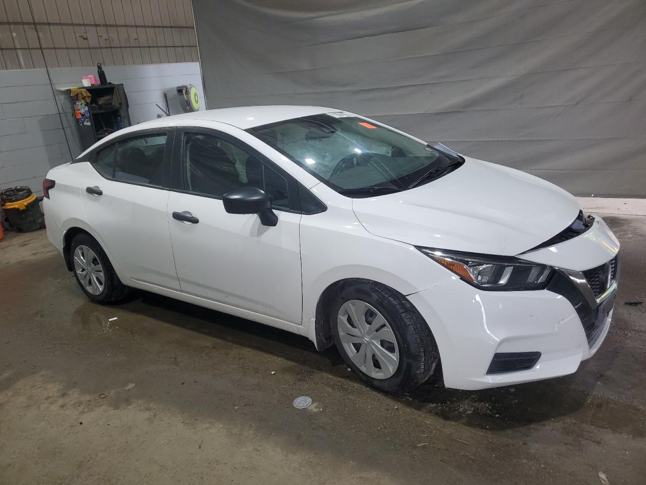 Nissan Versa S Image 3