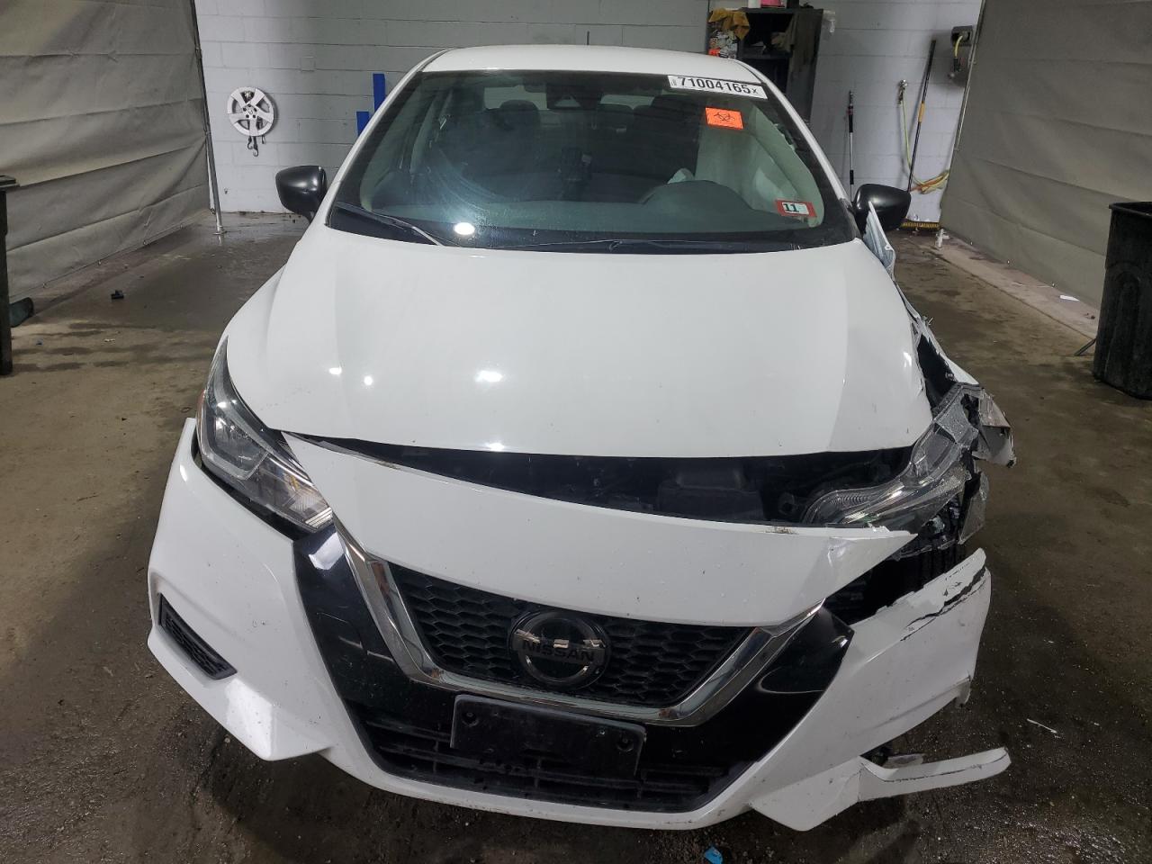 Nissan Versa S Image 9