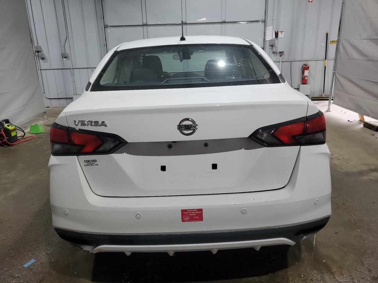 Nissan Versa S Image 8