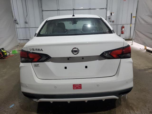 Nissan Versa S Image 8