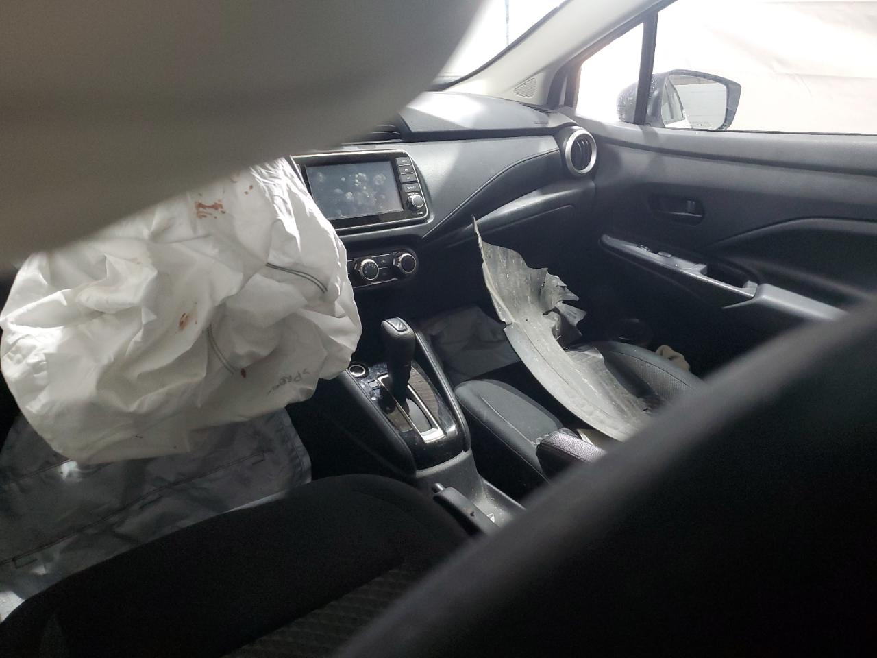 Nissan Versa S Image 5