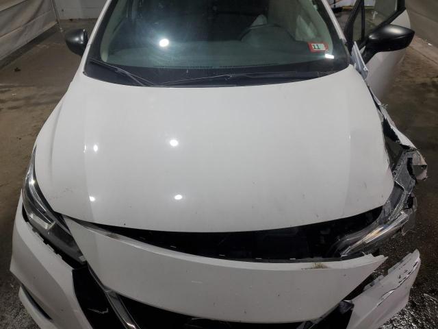 Nissan Versa S Image 11