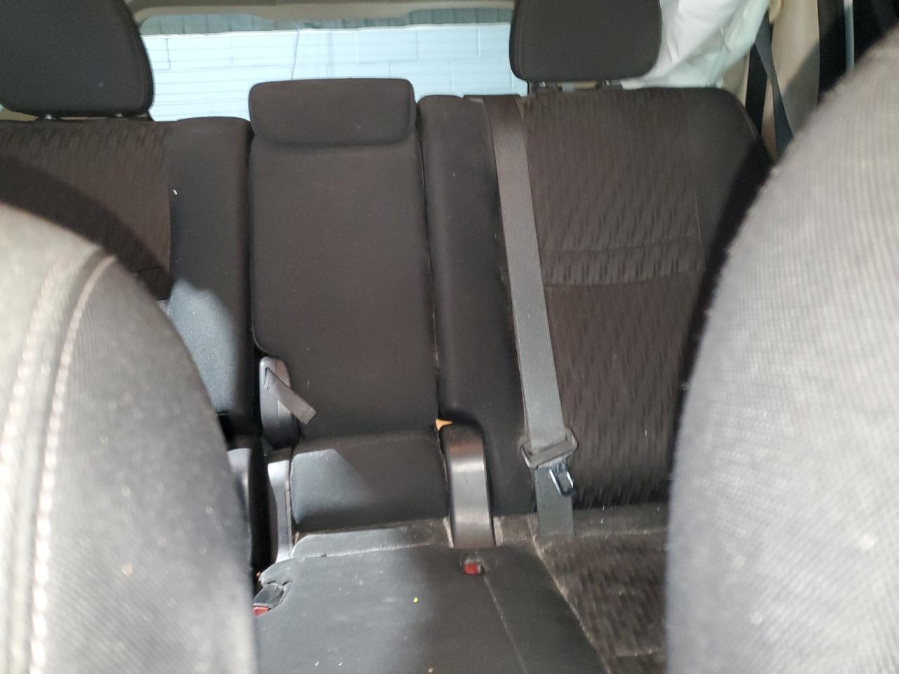 Nissan Rogue S Image 2