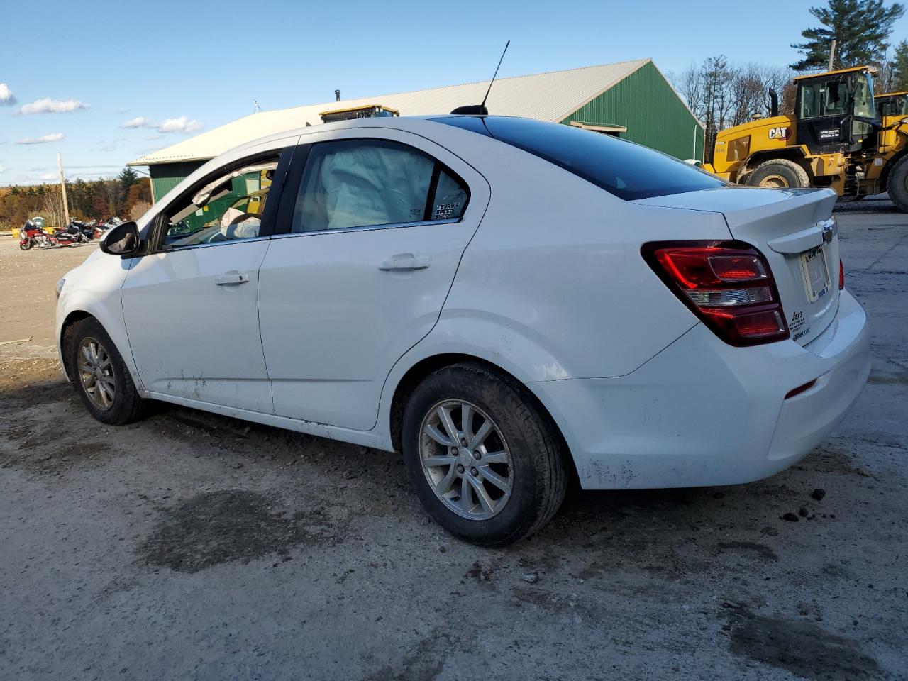 Chevrolet Sonic Lt Image 2