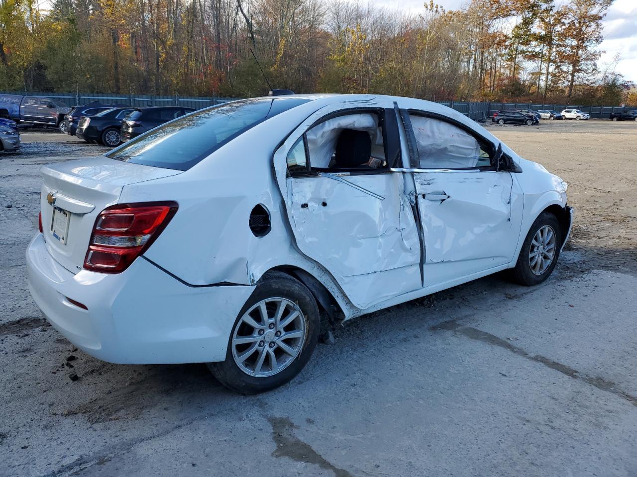 Chevrolet Sonic Lt Image 9