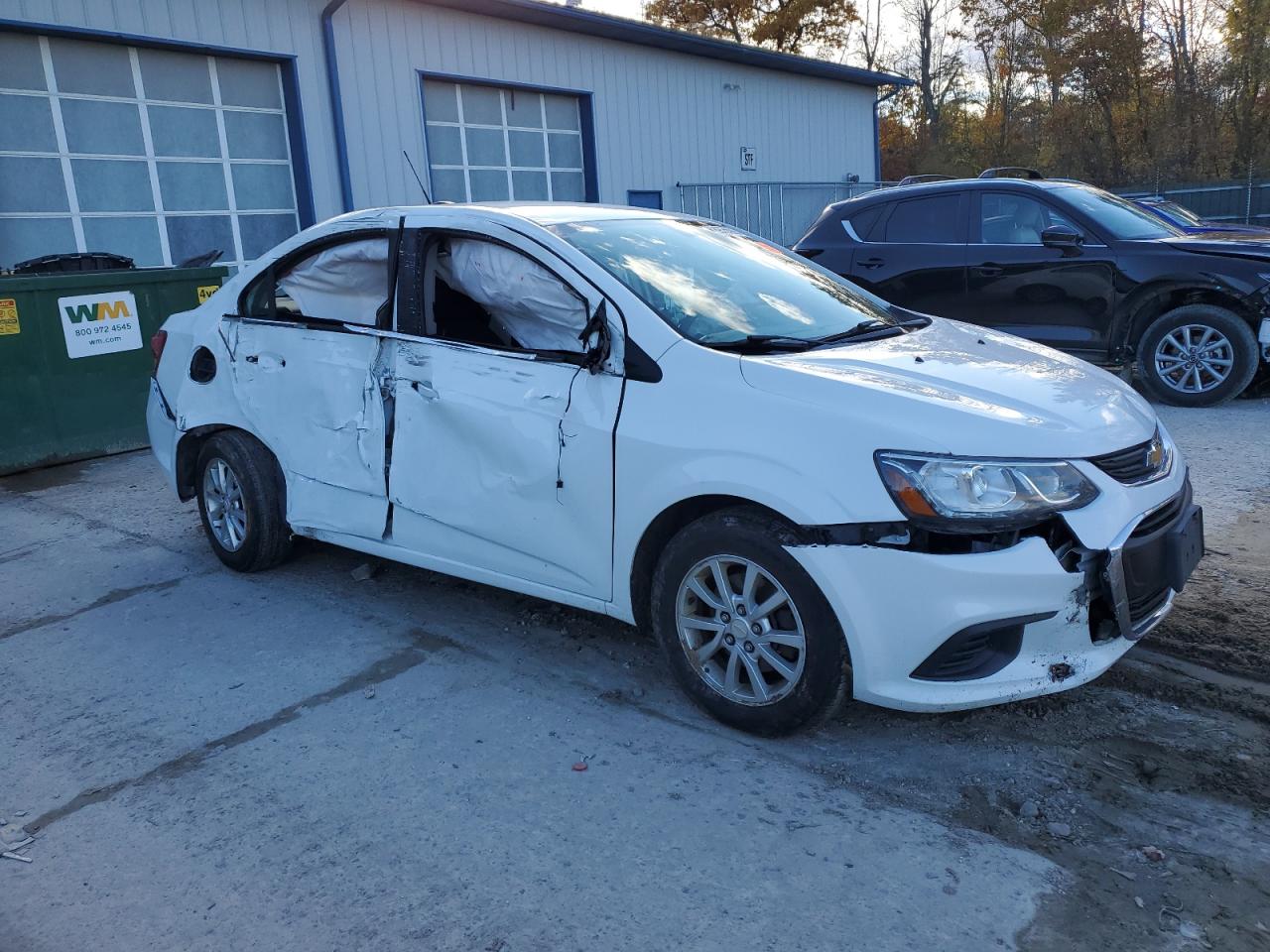 Chevrolet Sonic Lt Image 5