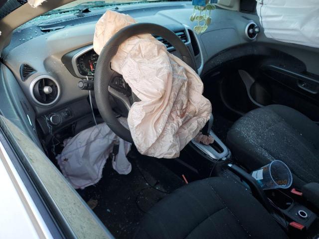 Chevrolet Sonic Lt Image 6