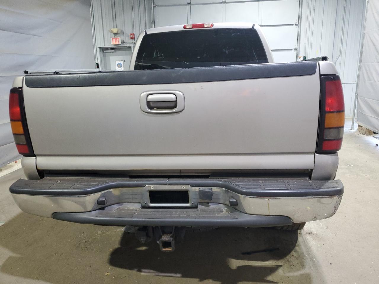 GMC Sierra K2500 Heavy Duty Image 11