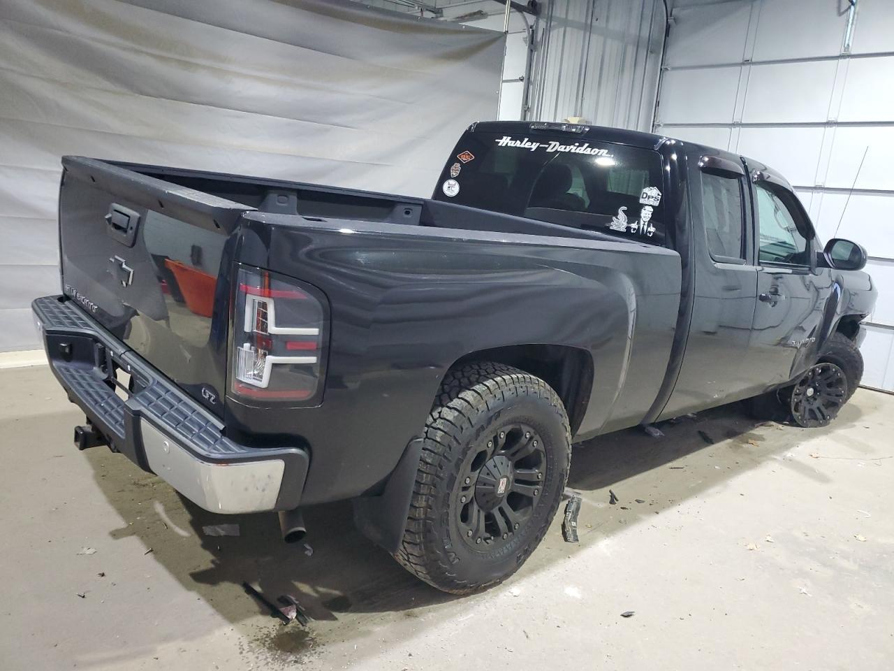 Chevrolet Silverado K1500 Ltz Image 4