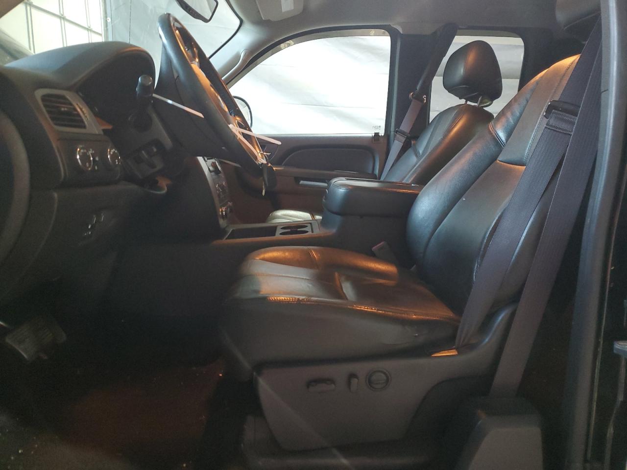 Chevrolet Silverado K1500 Ltz Image 6