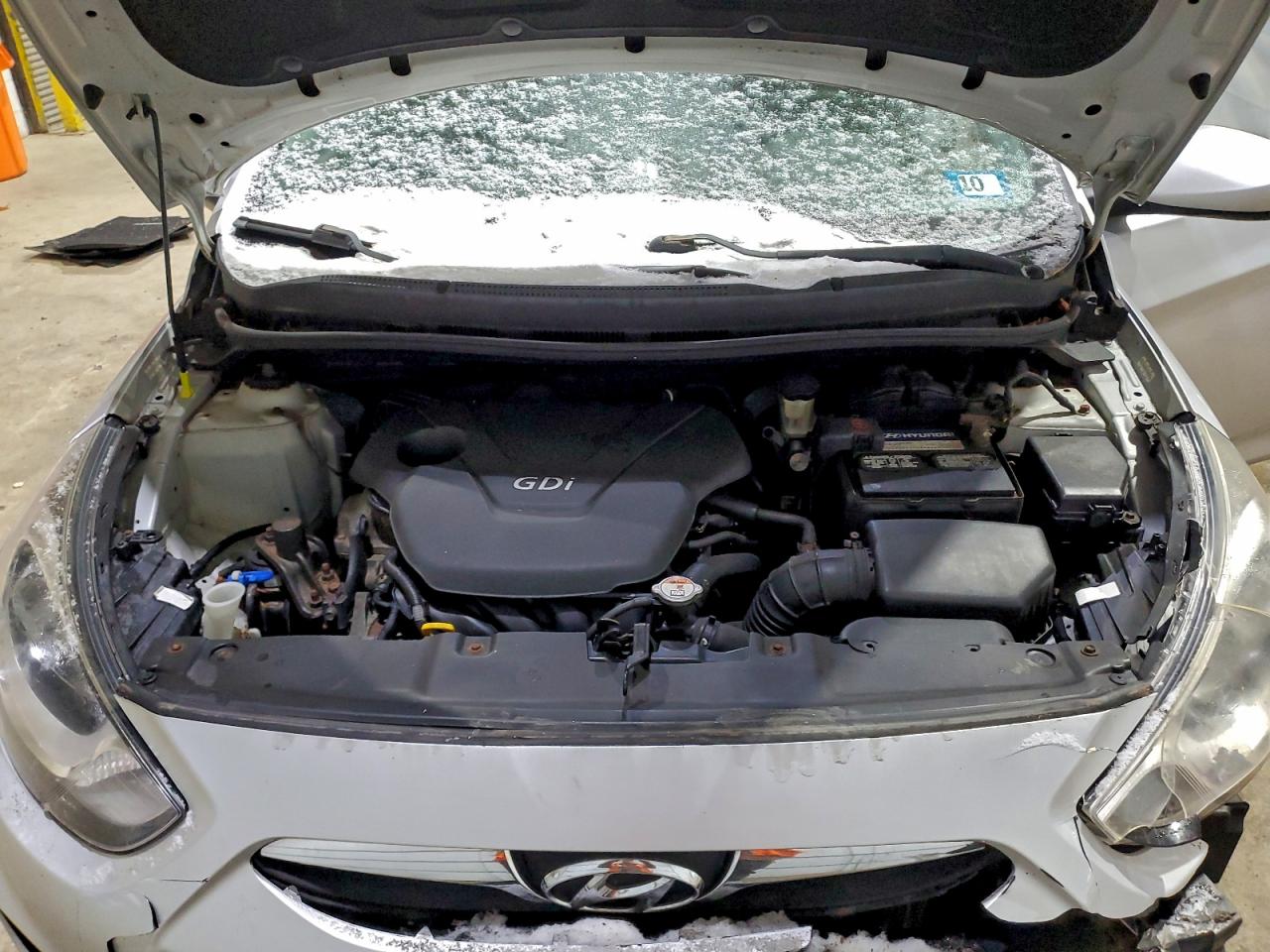 Hyundai ACCENT Gls Image 11