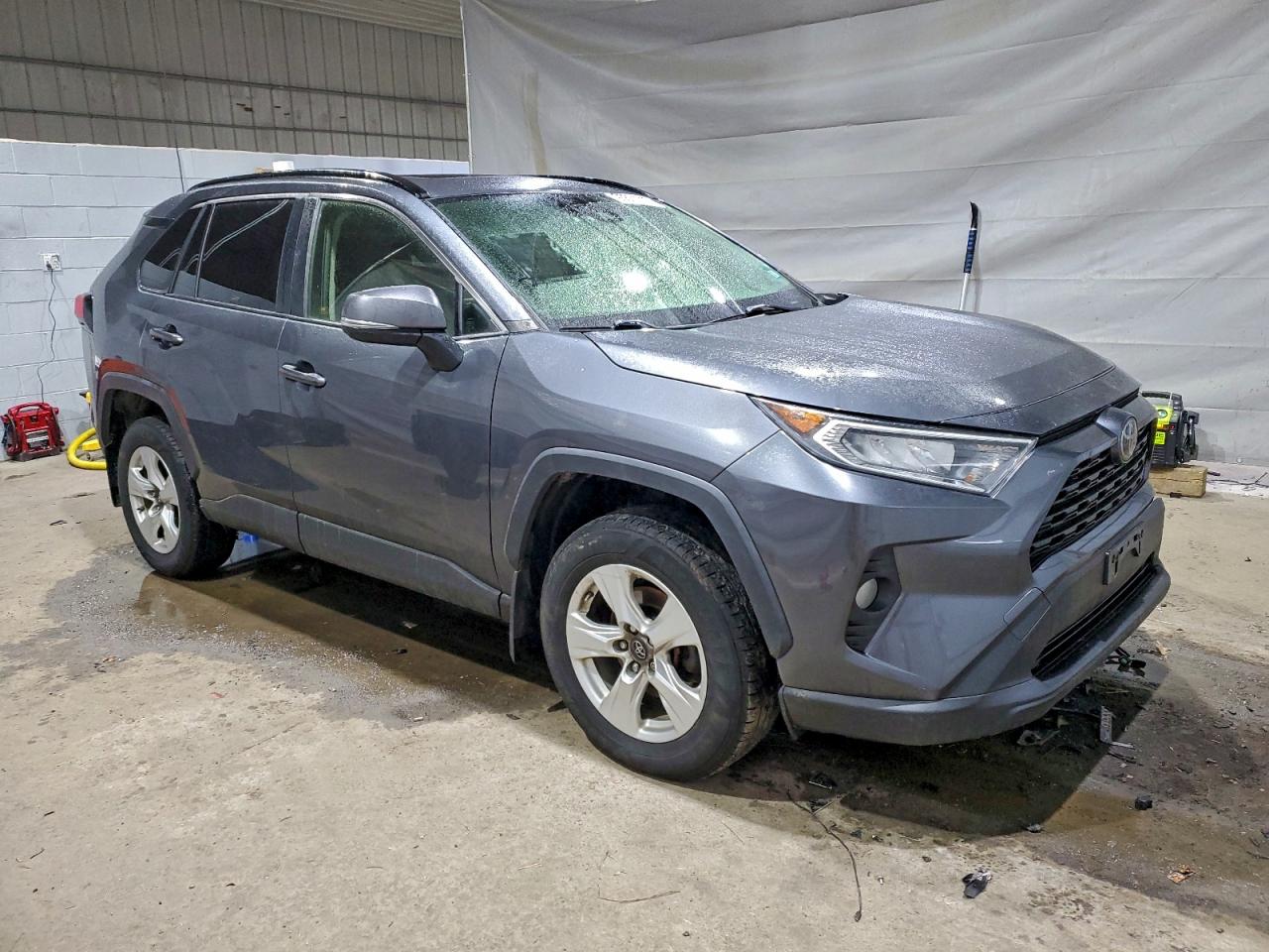 Toyota RAV4 Xle Image 6