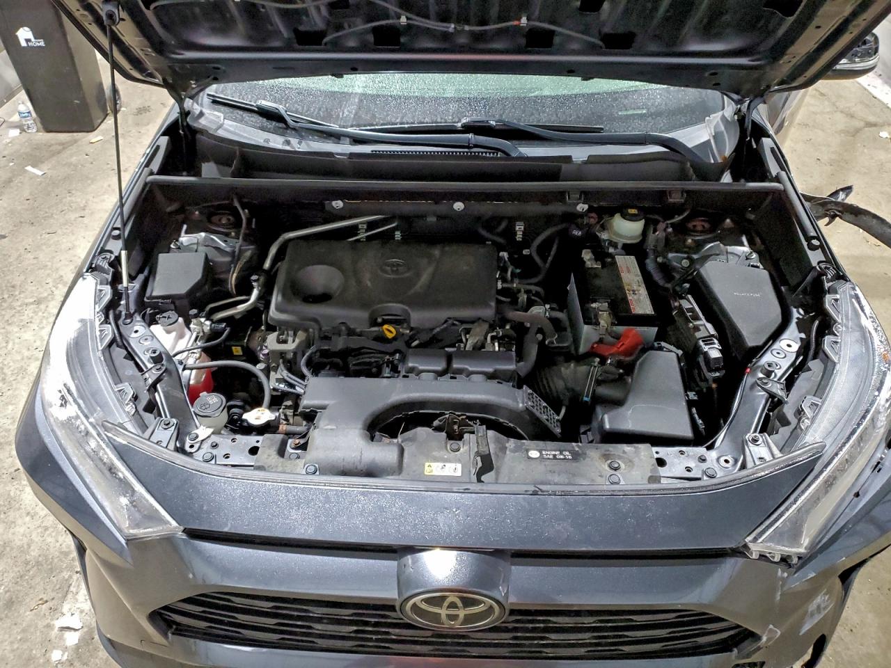 Toyota RAV4 Xle Image 13